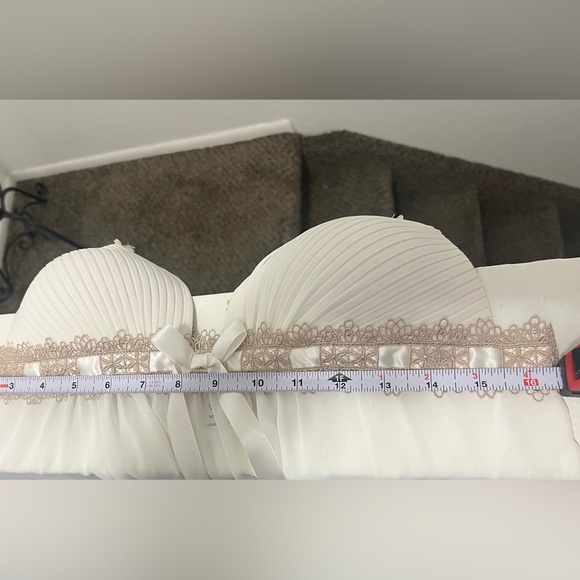 Linea Donatella NWOT Ivory Pleated Chemise with Lace - Picture 4 of 9